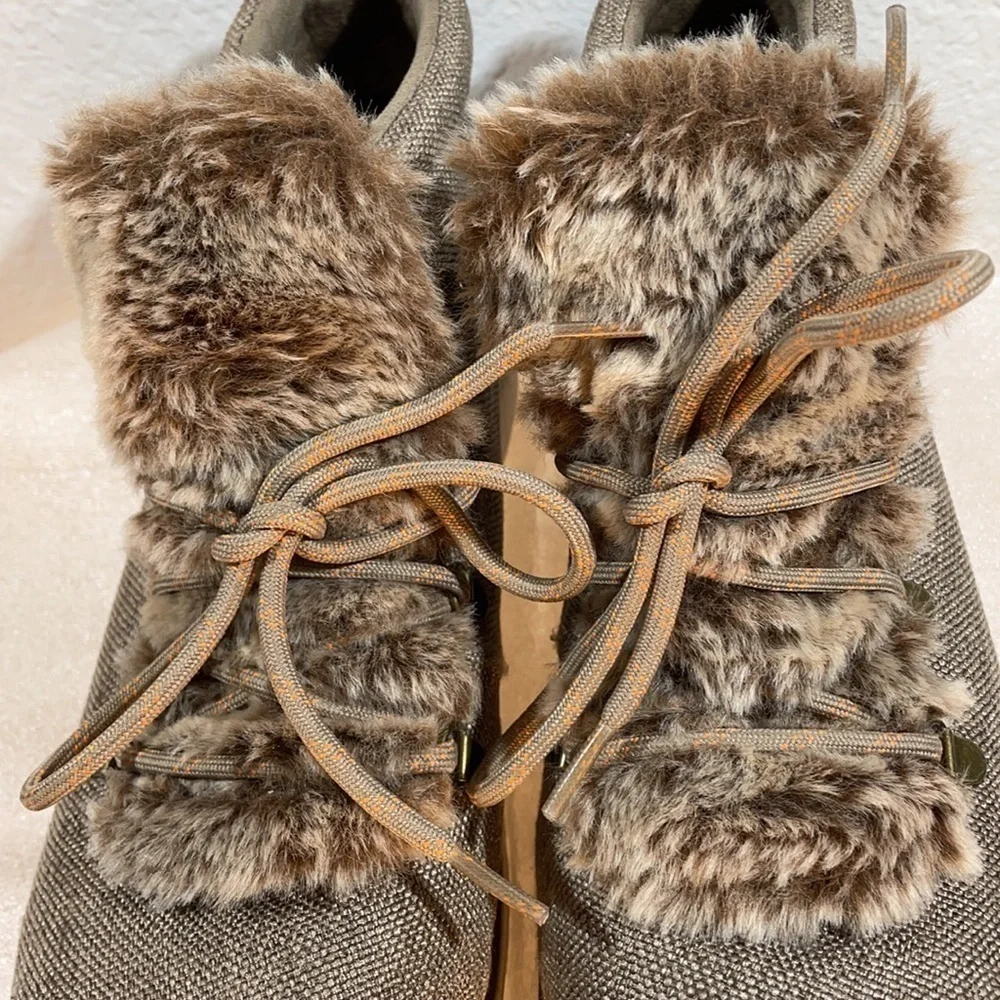Skechers Womens BOBS Alpine - City Creek Winter Boots Brown Canvas Faux 11